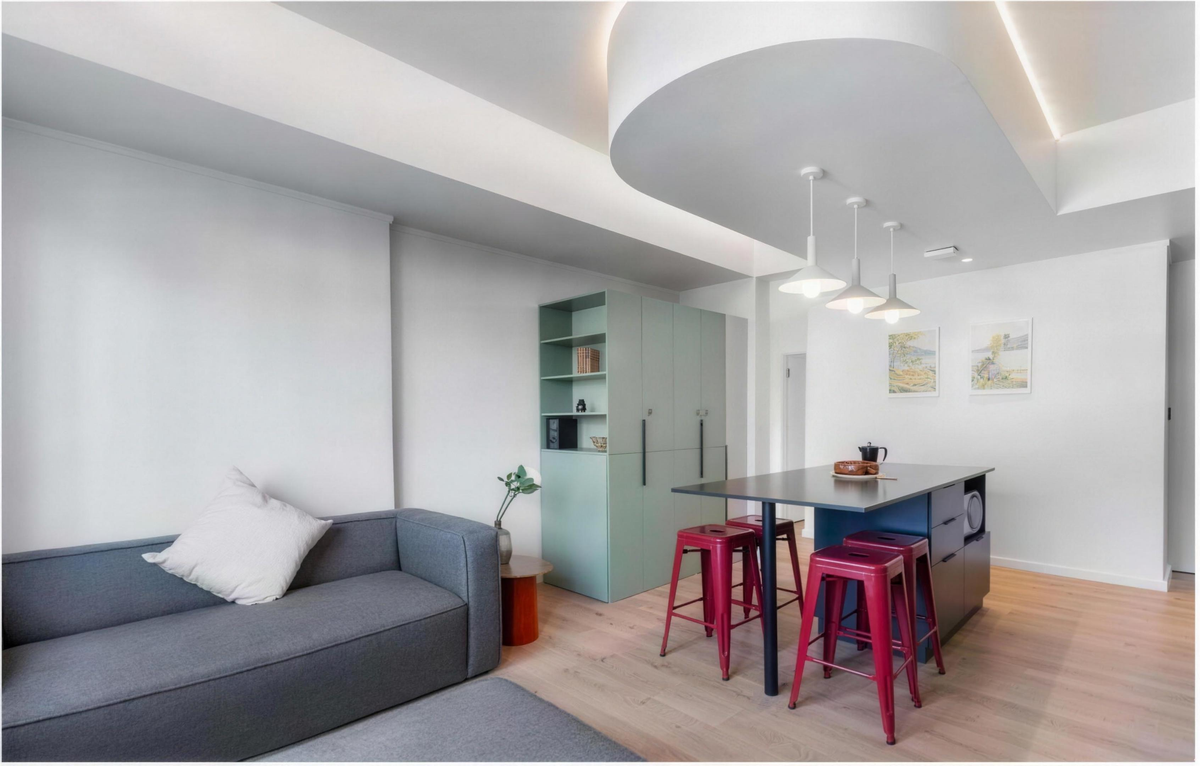 The Bosch, lounge and dining