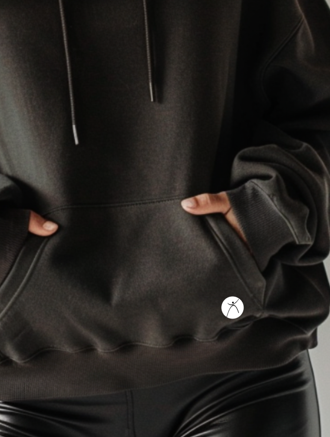 STRONG HEARTS HOODIE - BLACK