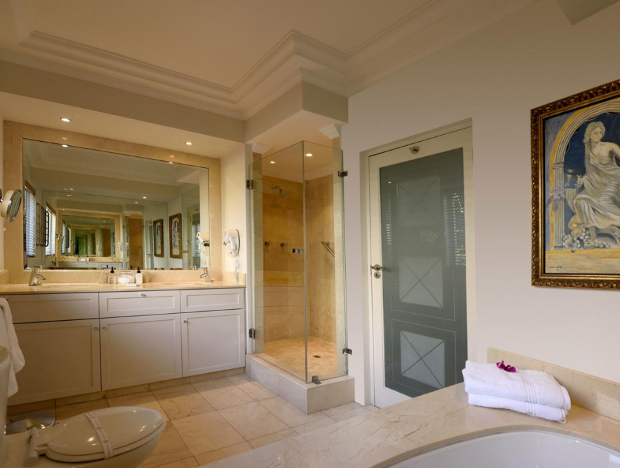 THE CLARENDON BANTRY BAY - SUPERIOR ROOM