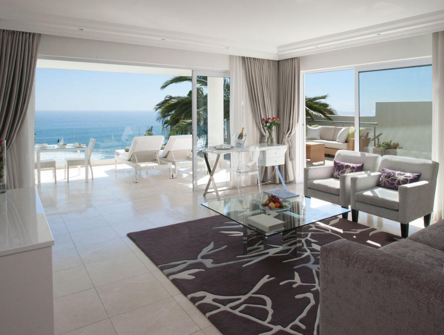 THE CLARENDON BANTRY BAY - PREMIUM SUITE