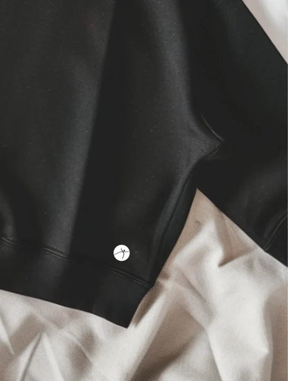 GRANDMA SWEATER - BLACK